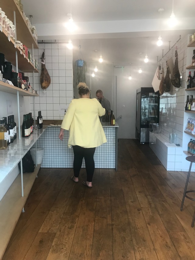 8C394137-2302-42C6-8940-9E2F0245D051