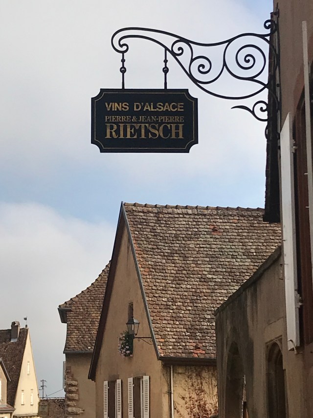 8DAD7B5B-790D-4E40-903A-E31B30446915