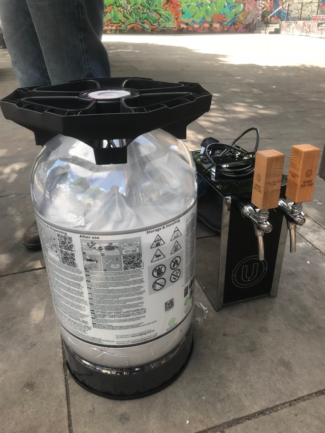 82A690FF-64D0-410E-BDF4-0202E4DF8415