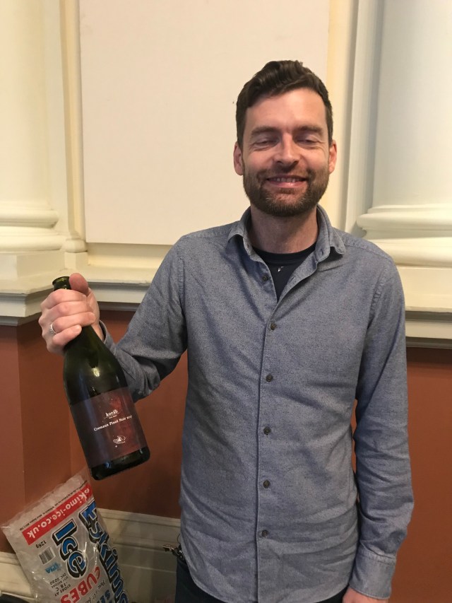 1CFE9DA1-3D9D-4832-B5F6-13B65356FC53