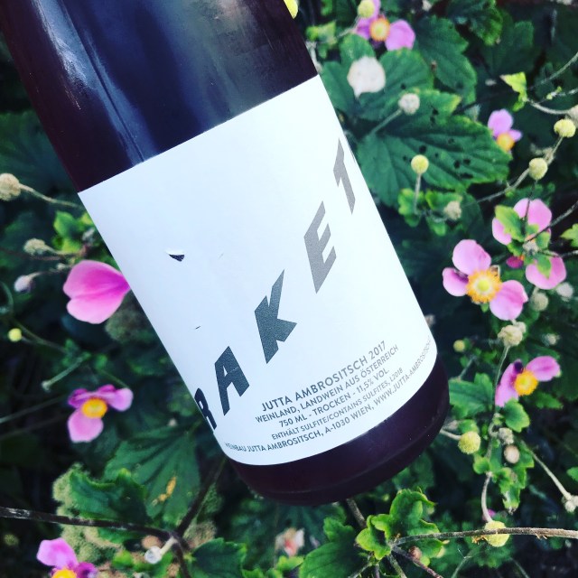 900ca884-d107-4f85-8230-e728674ddef6